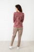 A21033_jumper_red_A21034_trousers_beige_back