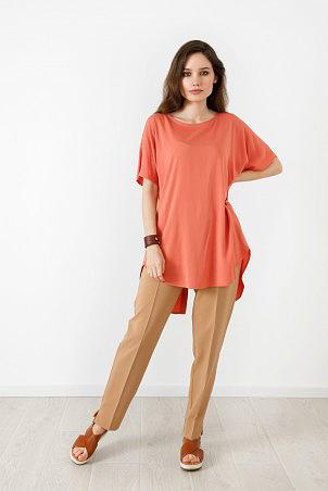 A21056_tunic_coral_A21003_trousers_beige